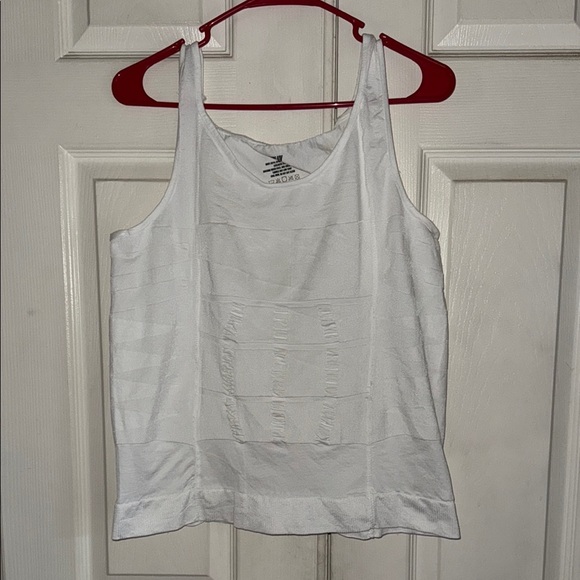Shaperluv White Compression Tank - Picture 2 of 4